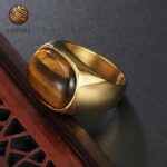 Anillo clásico con piedra de ojo de tigre